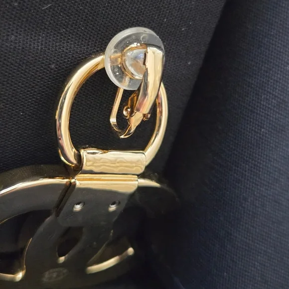 CHANEL Earrings. - Picture 7 of 7